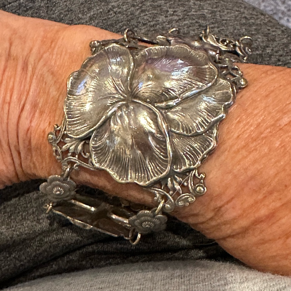 Antique Germany, original art nouveau, Jugendstil Silver Tone Floral Bracelet